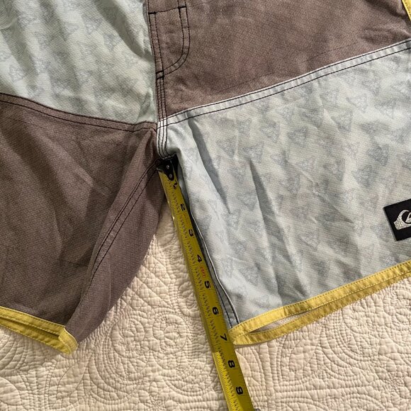 Quiksilver Board Shorts – Patchwork Gray/Blue with Yellow Trim (Size 32) - Picture 5 of 5